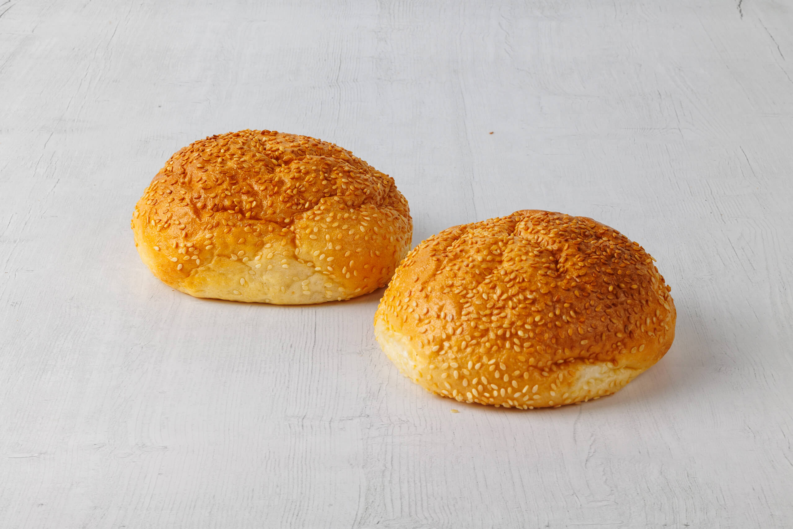 Hamburgerbrötchen, mit Sesam
